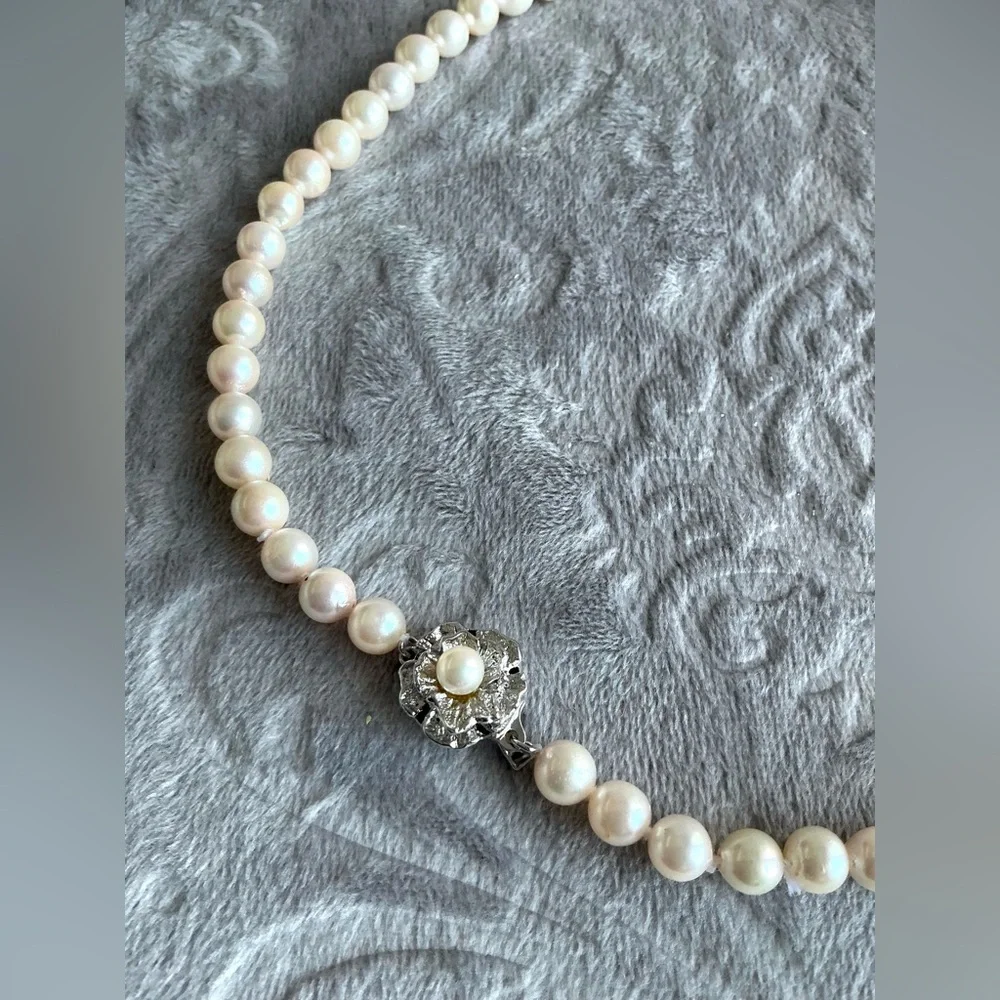 Authentic vintage pearl necklace🌟🌟🌟